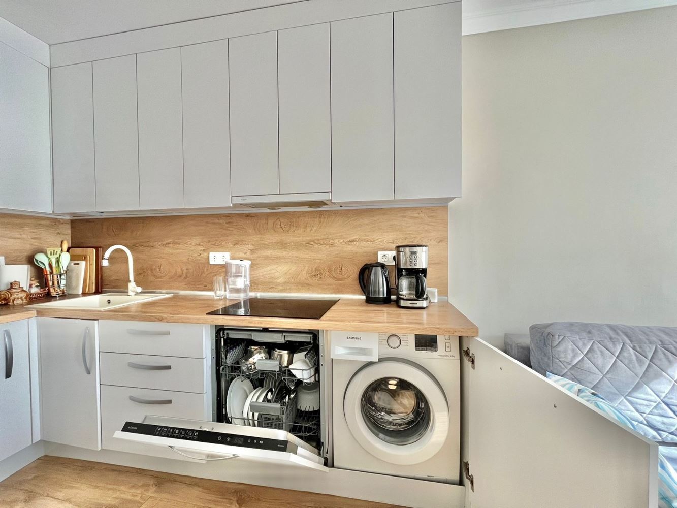 Two-level apartment with two bedrooms in the centre of Ravda – luxury, comfort and excellent location close to the sea