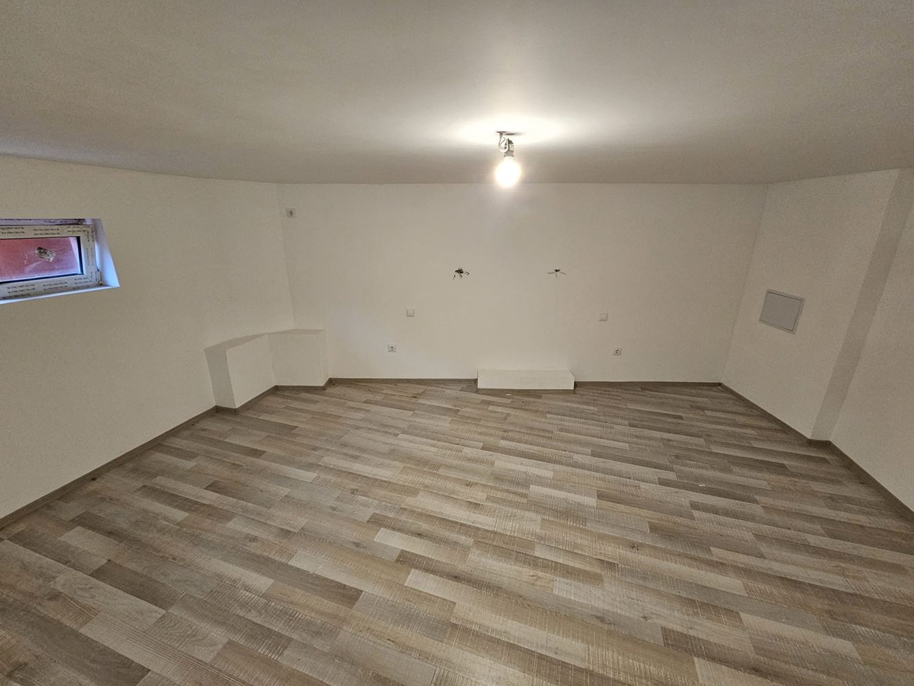 One-bedroom apartment in Sveti Vlas – bright semi-basement, ready to move in, no maintenance fee