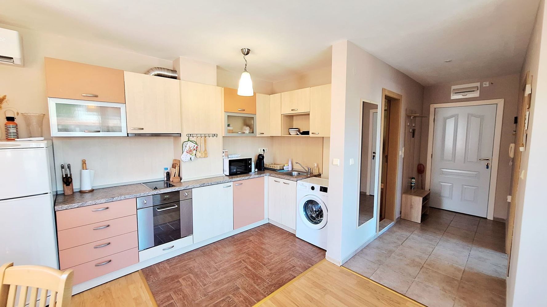 Just Steps from the Sea – Cosy Apartment with Two Bedrooms at the Entrance to Sveti Vlas