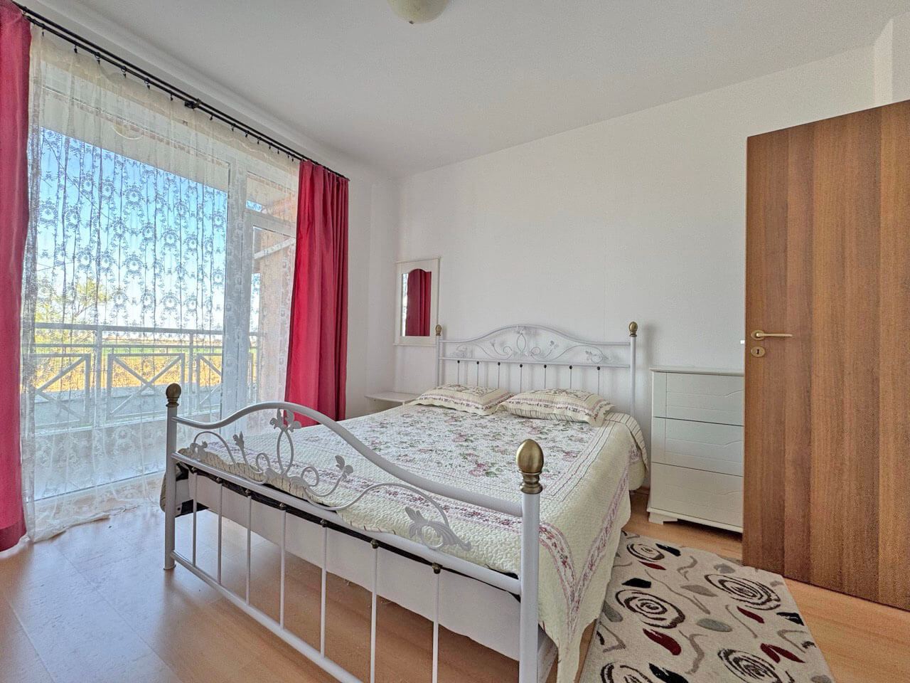 Three-room apartment in a complex with a well-organized environment and cozy atmosphere