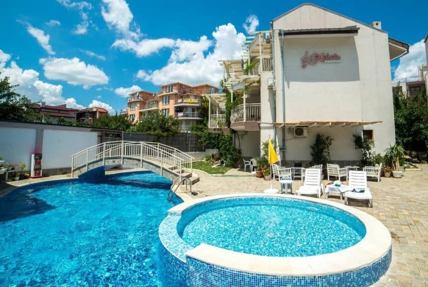 Two-Bedroom Ground Floor Apartment in Sveti Vlas – Comfort, Light, and Close Proximity to the Sea