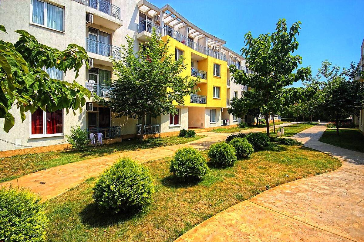 Stylish fully furnished two-bedroom apartment in Sunny Beach resort in a complex with excellent amenities