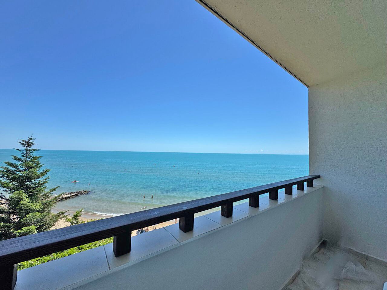 One-Bedroom Apartment on the First Line with Panoramic Sea View in Sveti Vlas