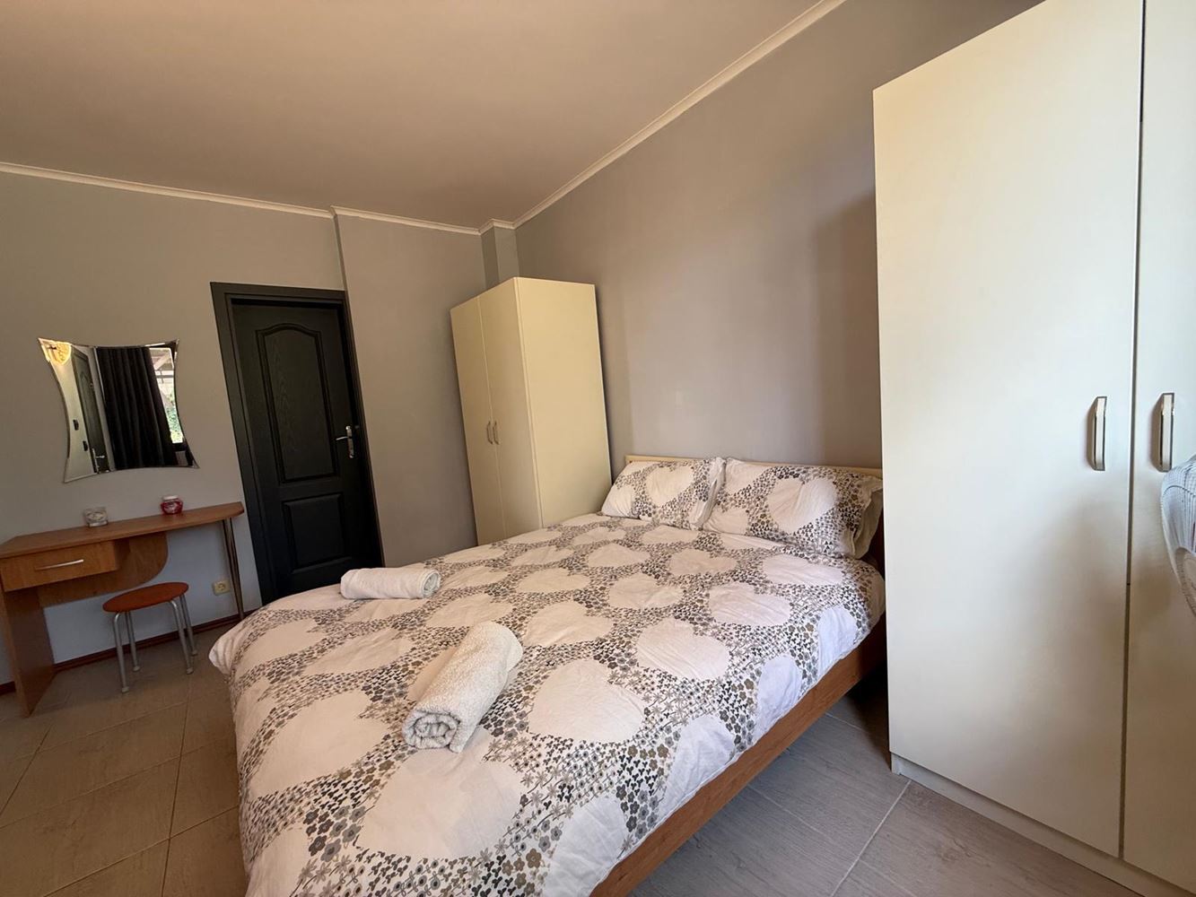 Spacious Apartment with Two Bedrooms and a Beautiful View in a Peaceful Complex near Sunny Beach