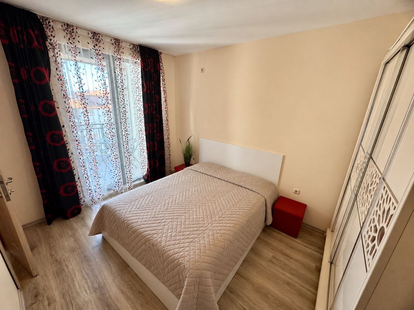 Sea view and comfort in Nessebar – fully furnished one-bedroom apartment