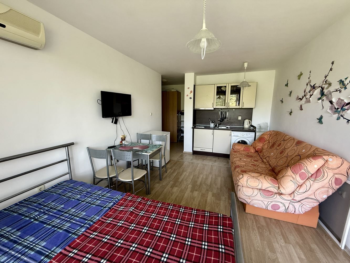 Cozy and fully furnished studio in Sveti Vlas – a perfect home by the sea with a low maintenance fee