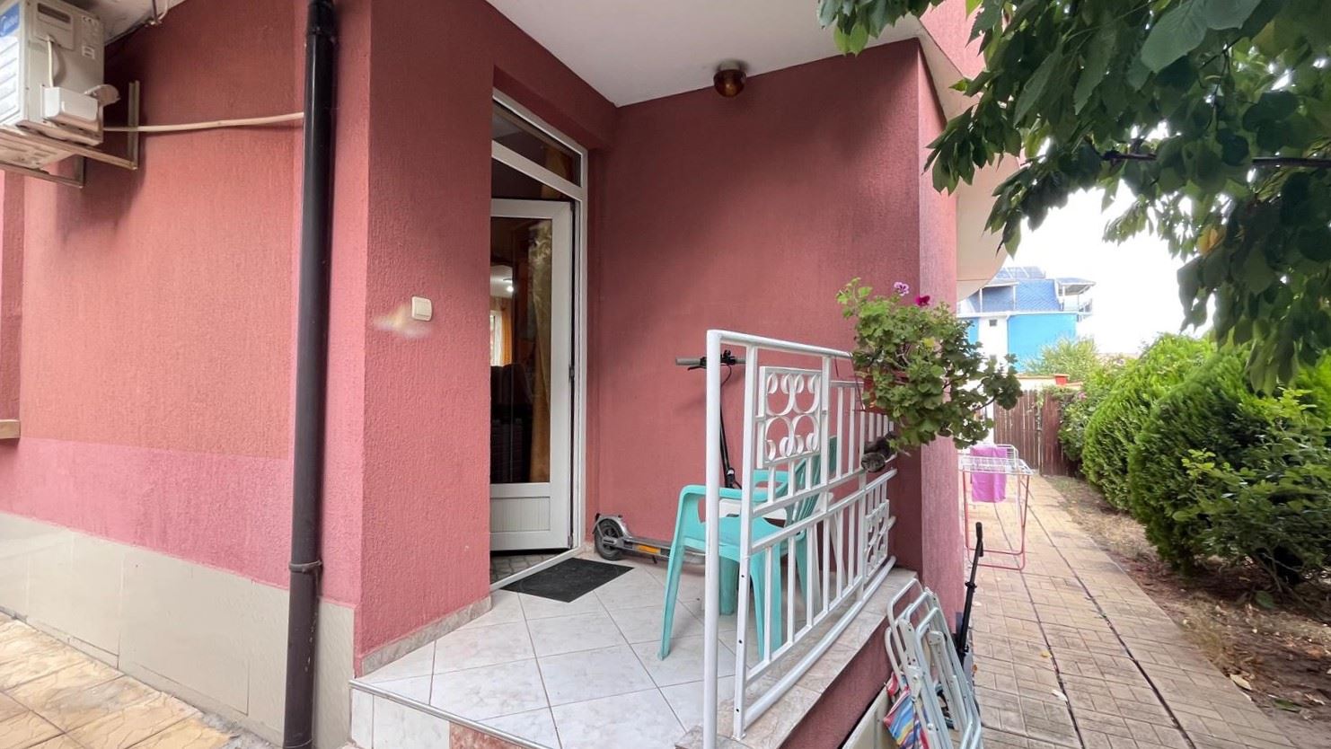 Cozy Apartment with One Bedroom and Direct Garden Access in the Heart of Ravda