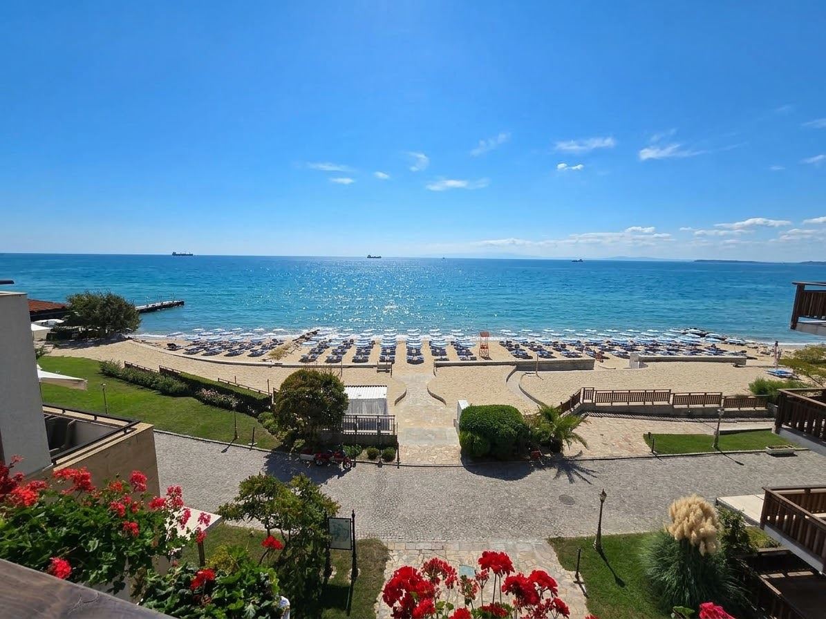 Panoramic Sea View on the First Line – Furnished One-Bedroom Apartment in Sveti Vlas