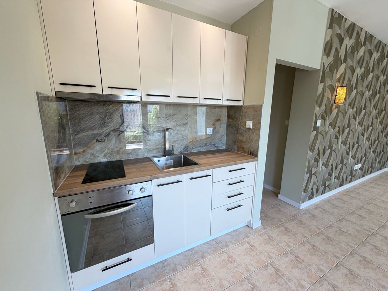 Bright and Spacious One-Bedroom Apartment with Beautiful Pool Views on the Border Between Sunny Beach and Sveti Vlas