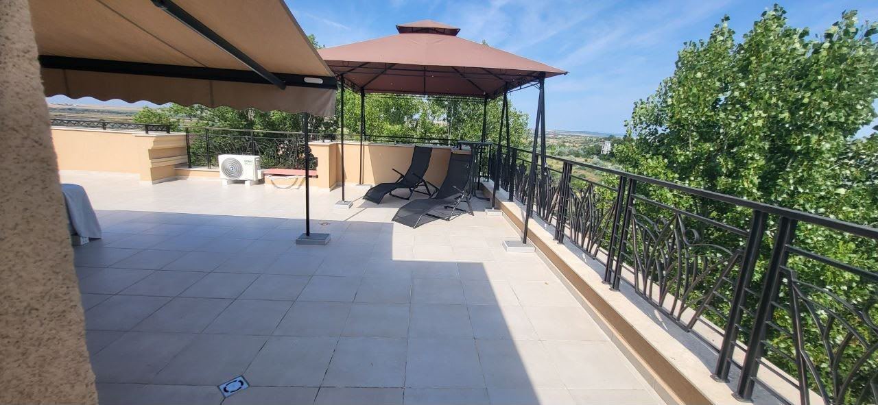 Three-room Apartment with a Large Panoramic Terrace in a Stylish Complex in Sunny Beach
