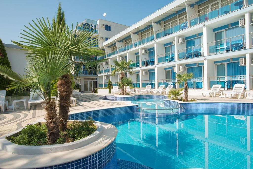 Cozy and Spacious Studio in Ahtopol – Ready for Use, Act 16 and Pool View