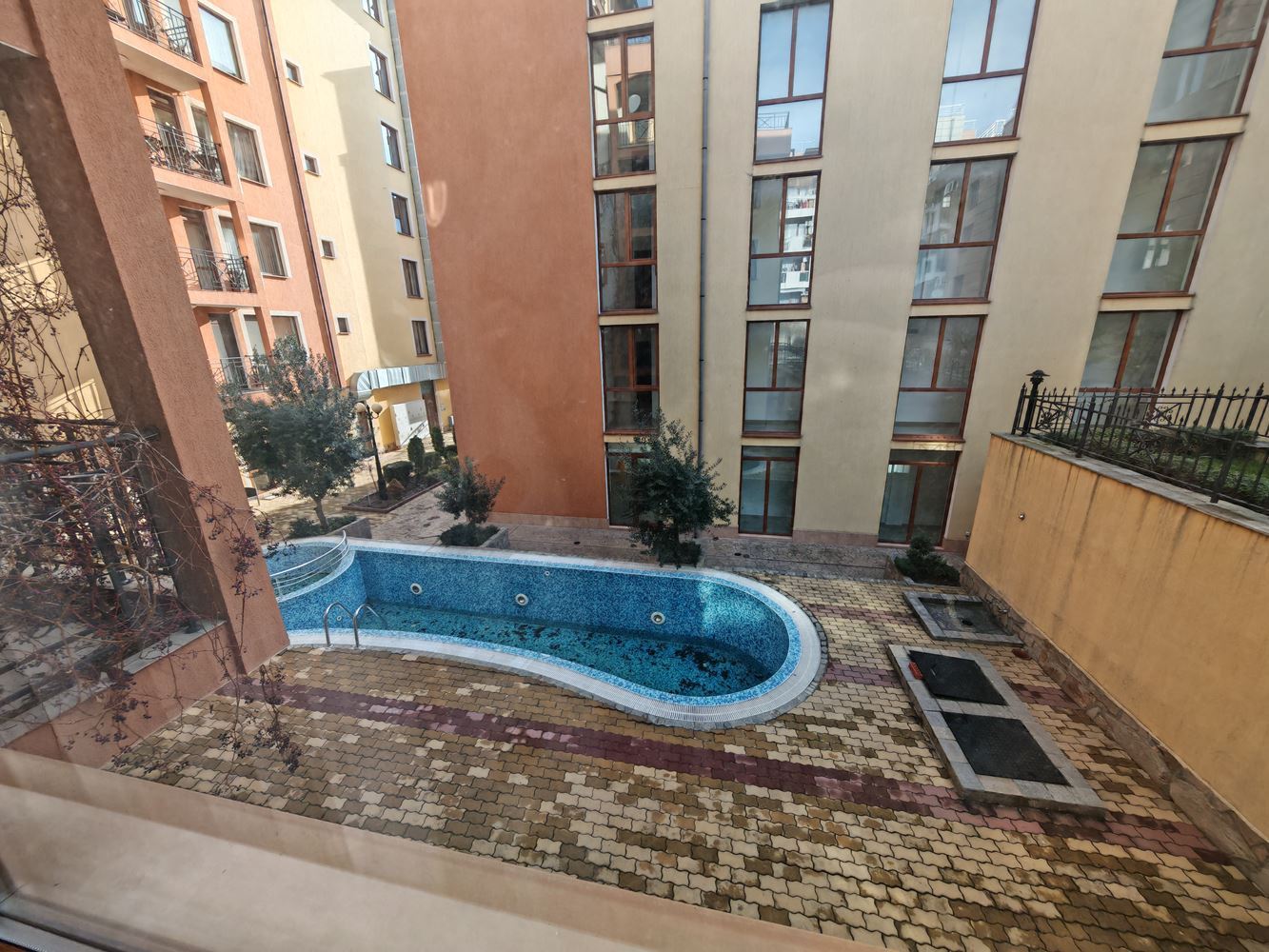 Two-Bedroom Apartment in Sveti Vlas with Excellent Amenities in a Gated Complex