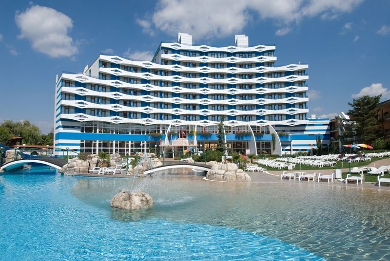 Spacious apartment with one bedroom in Sunny Beach with pool view