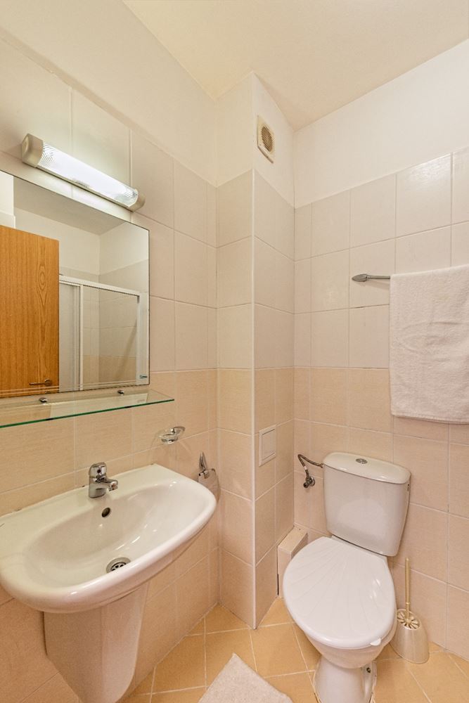 Sunny and spacious studio with sea view in Ravda – 100 m from the beach, in a well-maintained complex with a pool and greenery