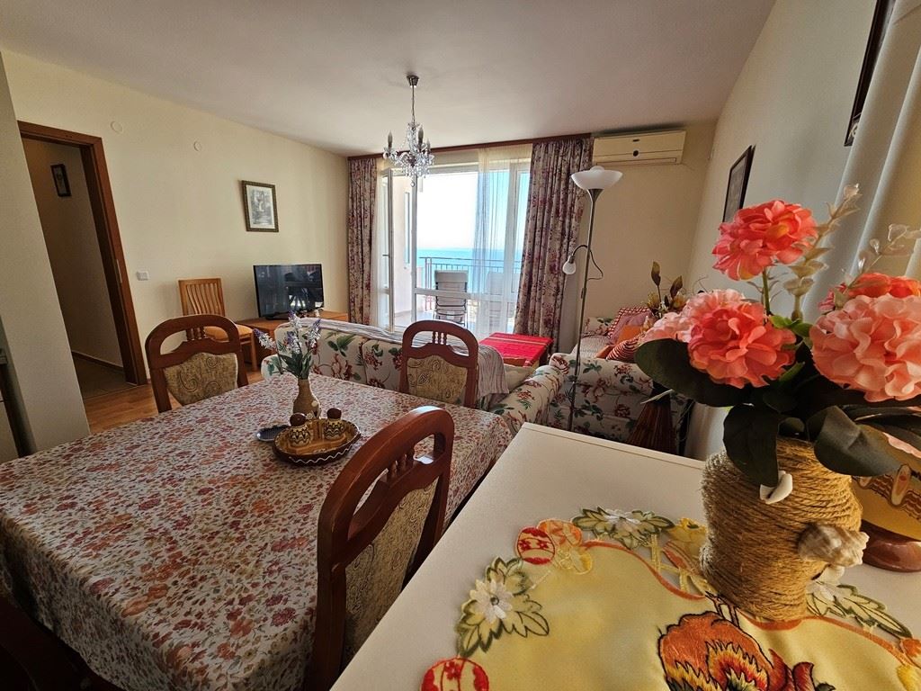 Sveti Vlas, beachfront – panoramic one-bedroom apartment with sea view from every room