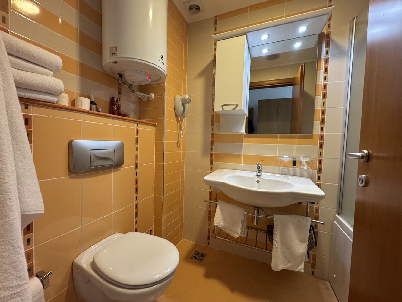 Spacious studio on the first line in Ravda – perfect investment, luxury complex and comfort by the sea