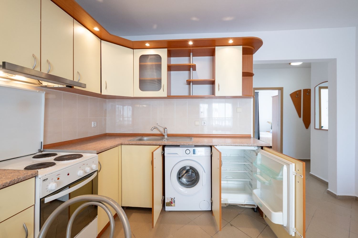 Spacious Apartment with Pool View in Sunny Beach – An Excellent Choice for Holidays and Investment