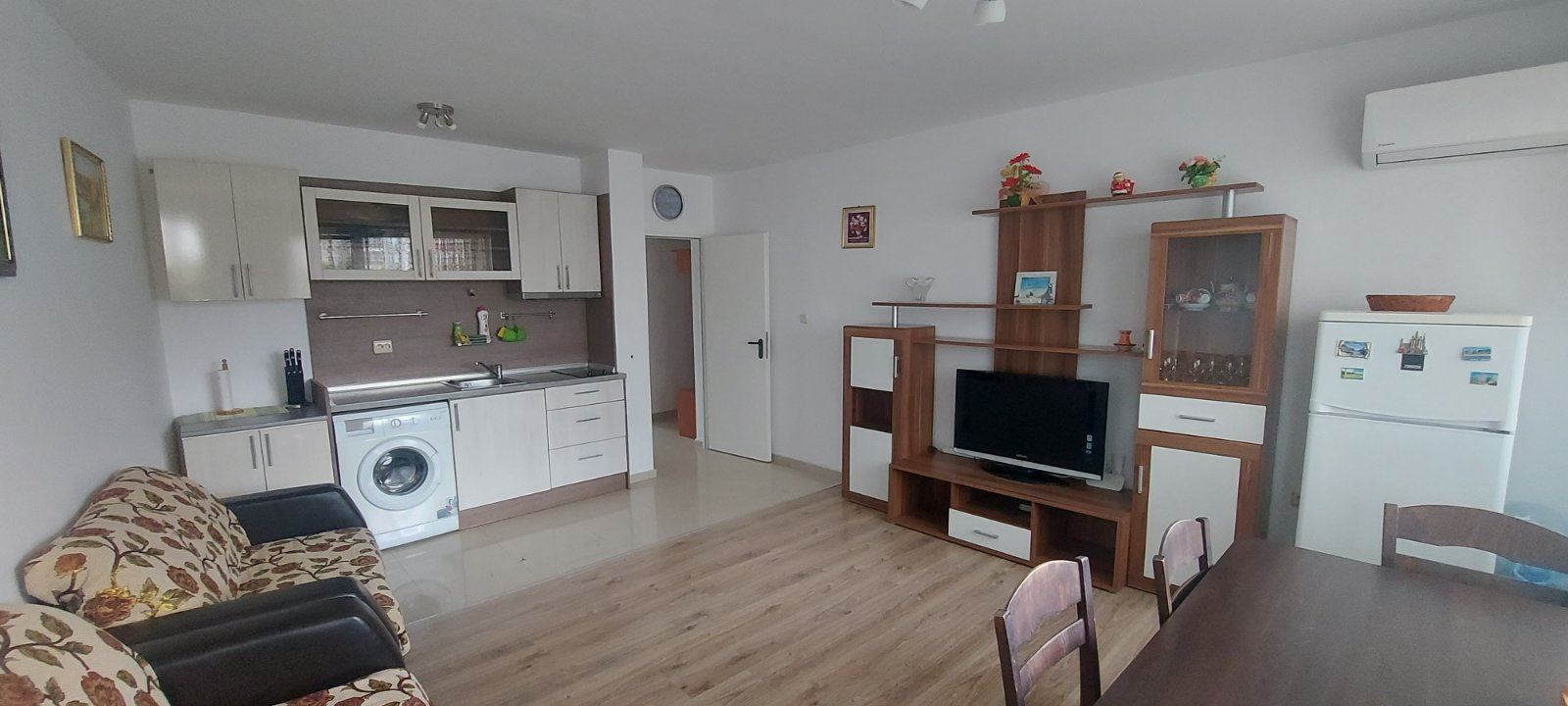 One-Bedroom Apartment in Sveti Vlas with a Low Maintenance Fee and Year-Round Amenities