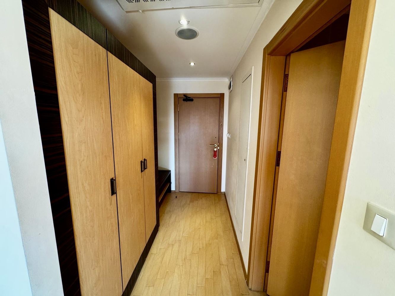 Spacious one-bedroom apartment with a large terrace and panoramic sea view