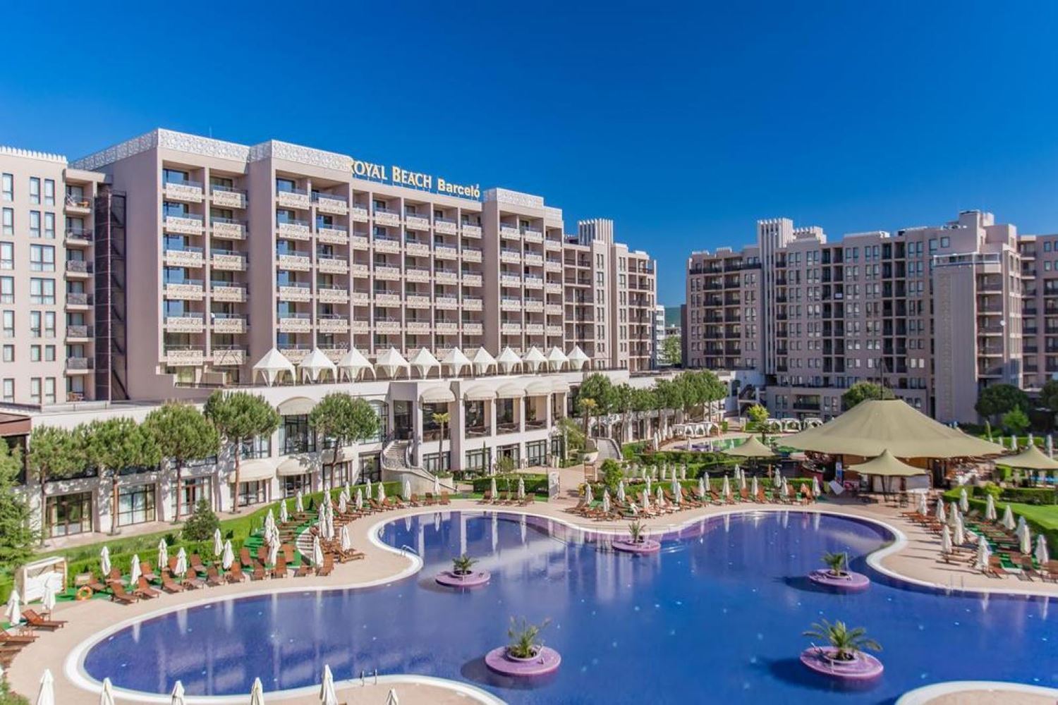 Luxury one-bedroom apartment with panoramic sea view in a prestigious complex in Sunny Beach
