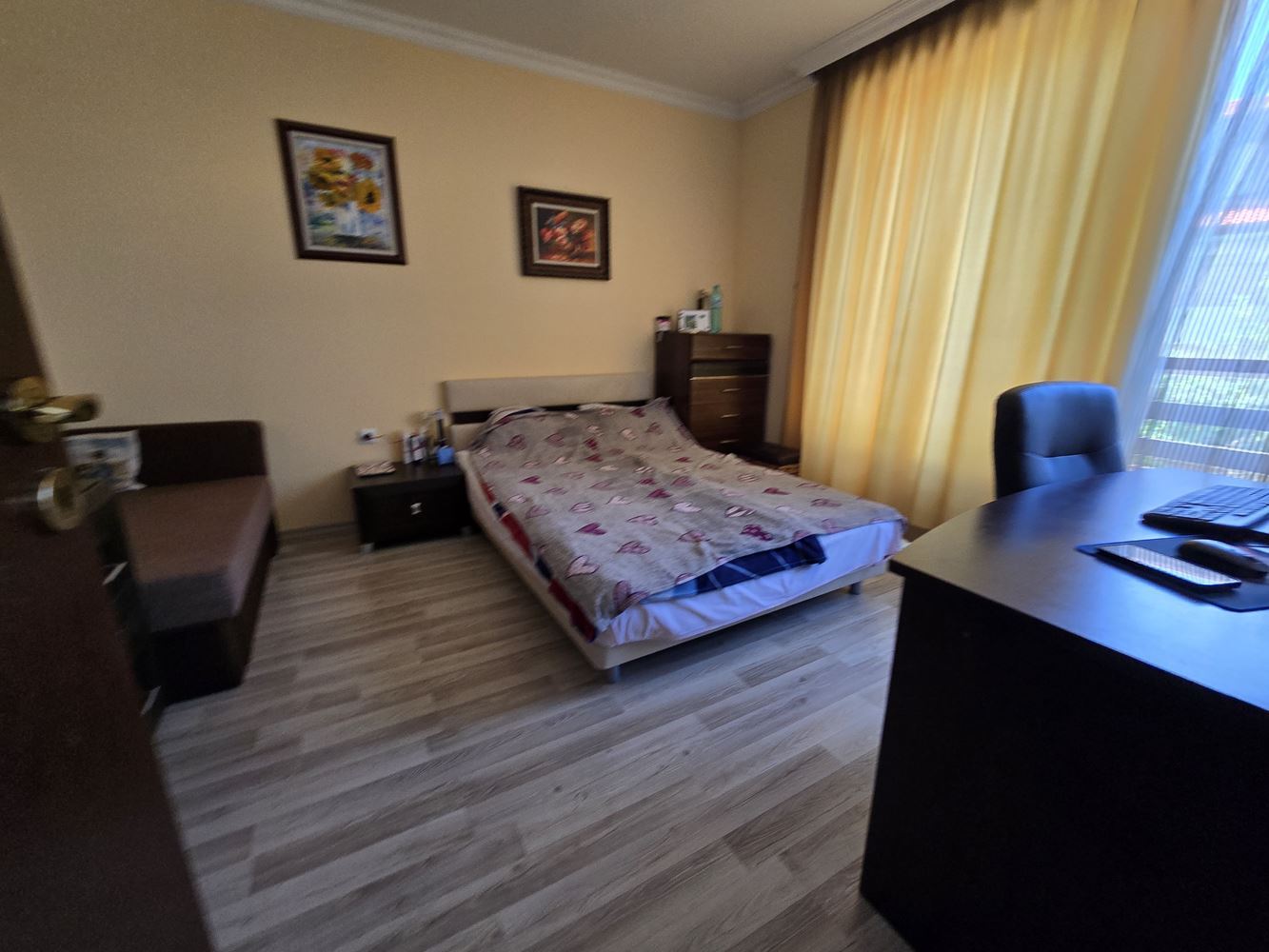 One-bedroom apartment in Sveti Vlas with direct access to the swimming pool – a quiet place for living and relaxation