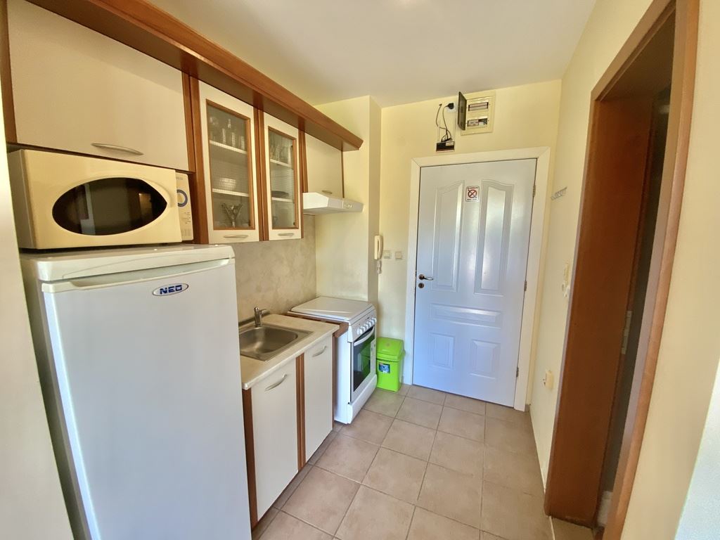 Studio on the first line in a complex in Elenite – sea, mountains, and holiday comfort in one