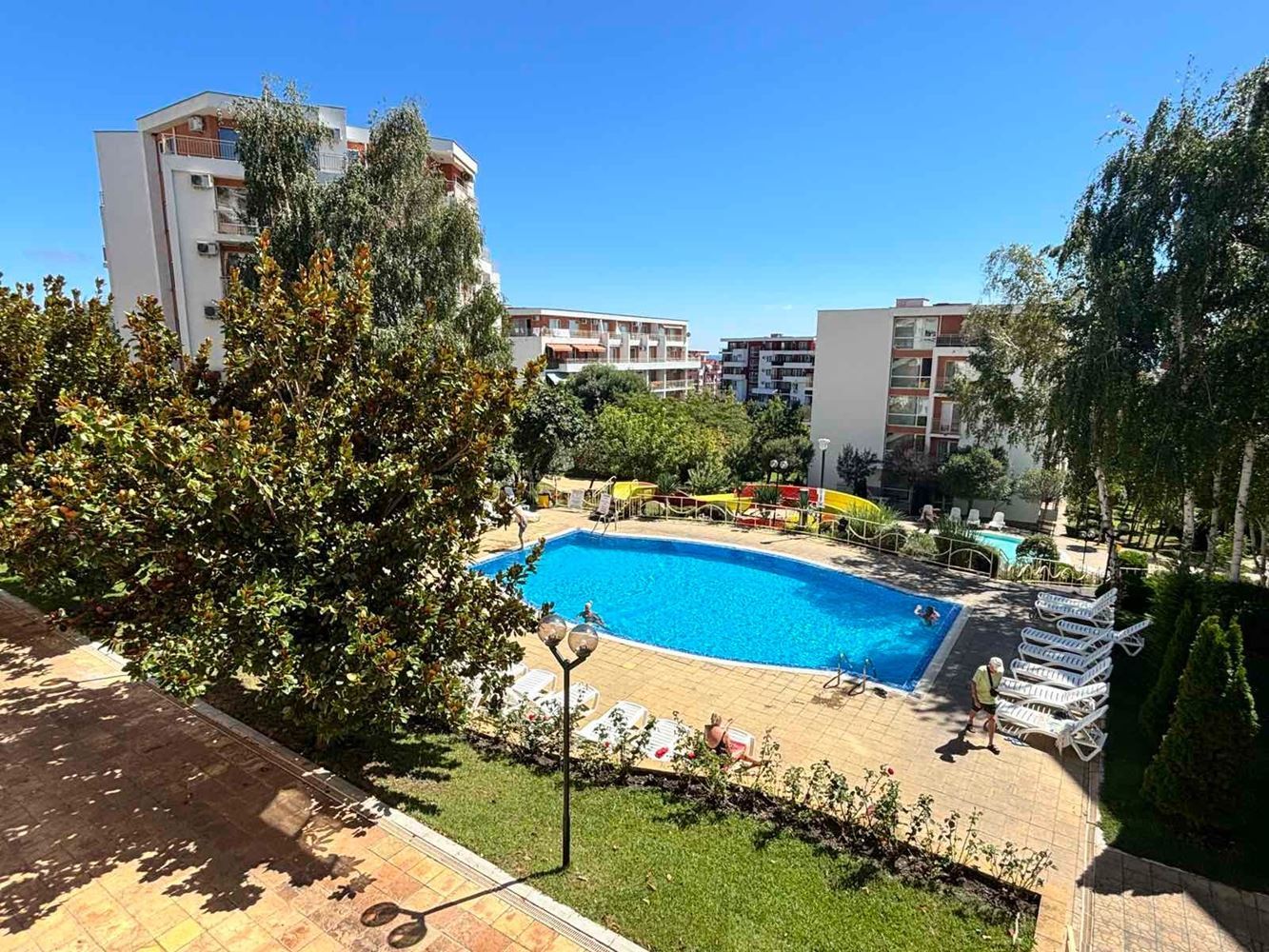 Apartment with a Beautiful Pool View in Sveti Vlas – Your Place for a Seaside Holiday