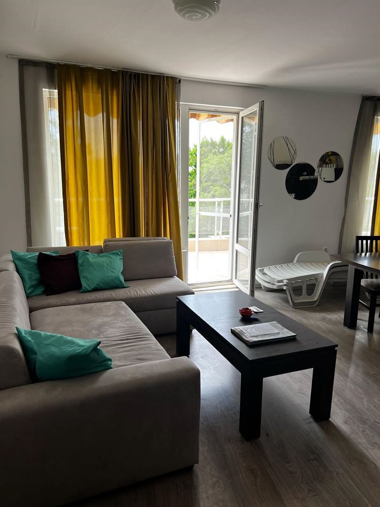 The Perfect Holiday Investment with an Excellent Location – Spacious Apartment 100 Metres from the Sea