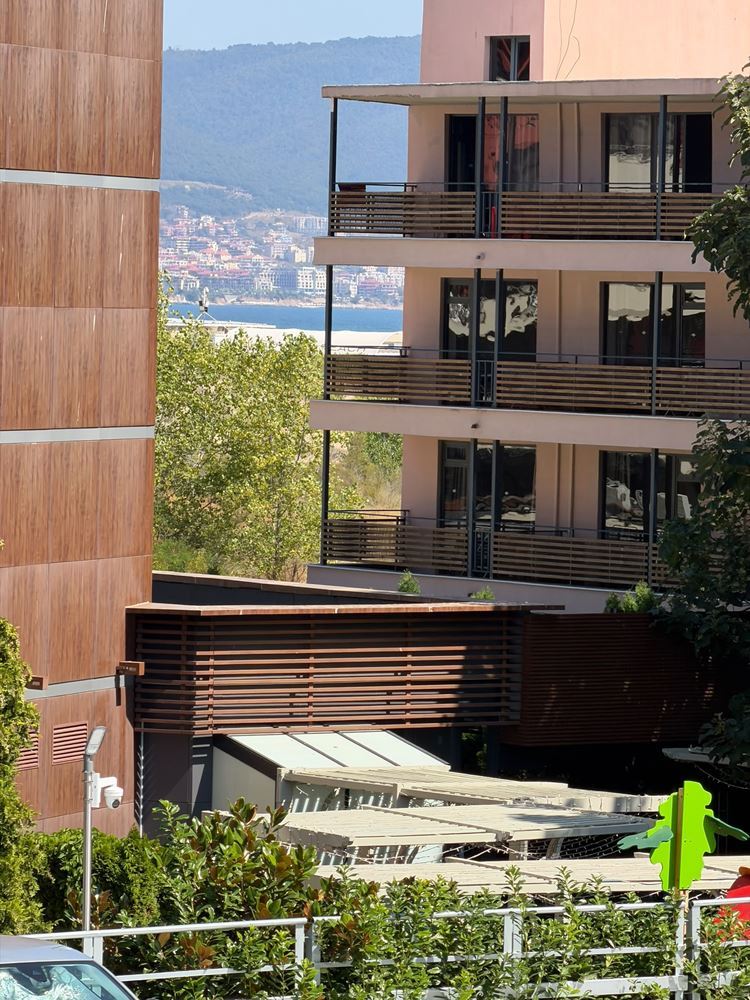 Stylish 1-Bedroom Apartment in a Complex with Swimming Pools and Excellent Amenities