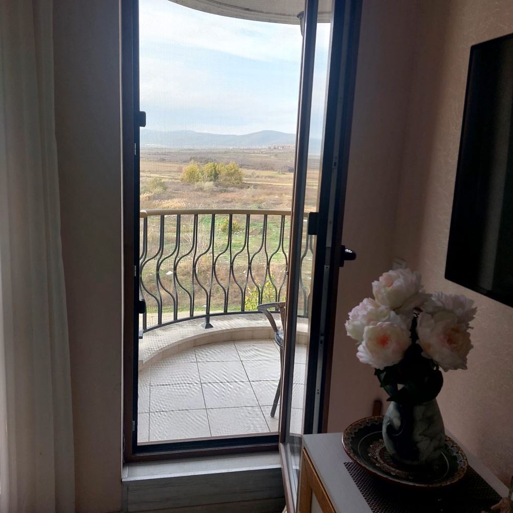 Elegant one-bedroom apartment in a luxury complex in Sunny Beach – style, comfort, and rich infrastructure