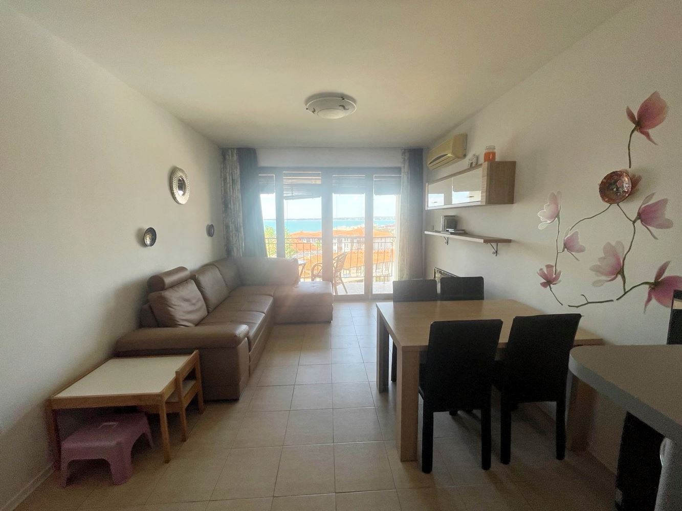 Spacious Apartment with Sea View in Saint Vlas