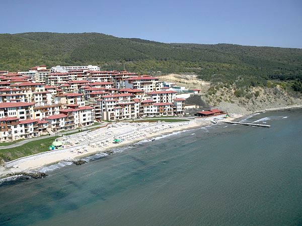 Studio on the First Sea Line in Sveti Vlas – Luxury Complex with Extensive Infrastructure and Sea View