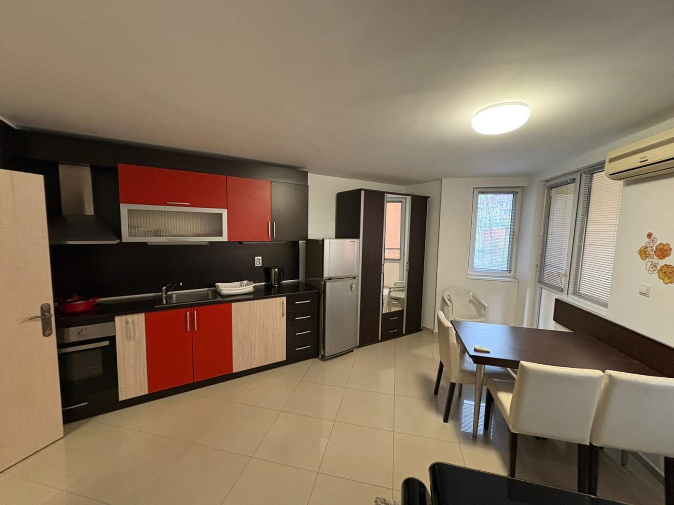 One-bedroom apartment in Pomorie – excellent location only 400 m from the sea and the city center