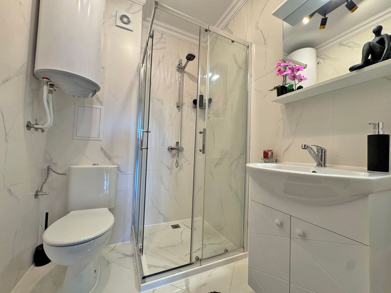 Spacious apartment with two bedrooms in a modern complex in Sveti Vlas – comfort between the sea and the mountains
