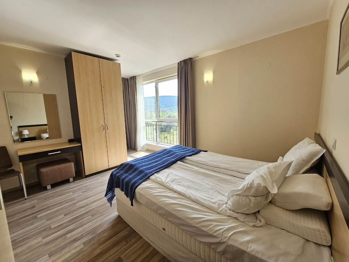 Luxury three-bedroom apartment on the beachfront in Obzor – panoramic sea and mountain views