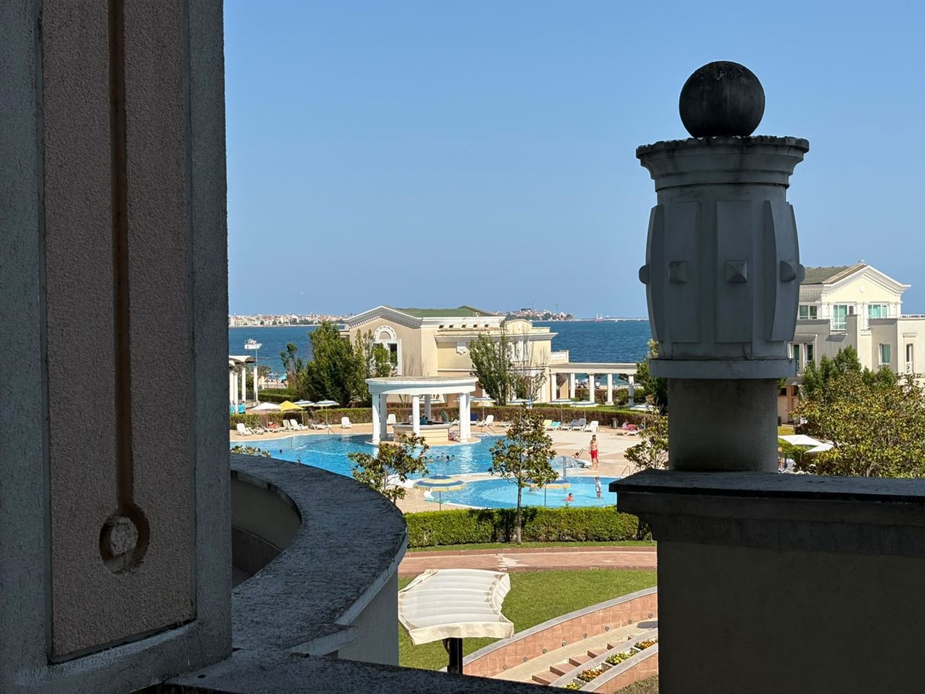 Luxury One-Bedroom Apartment with Sea View on the First Line in Pomorie – A Prestigious Property with Unique Amenities