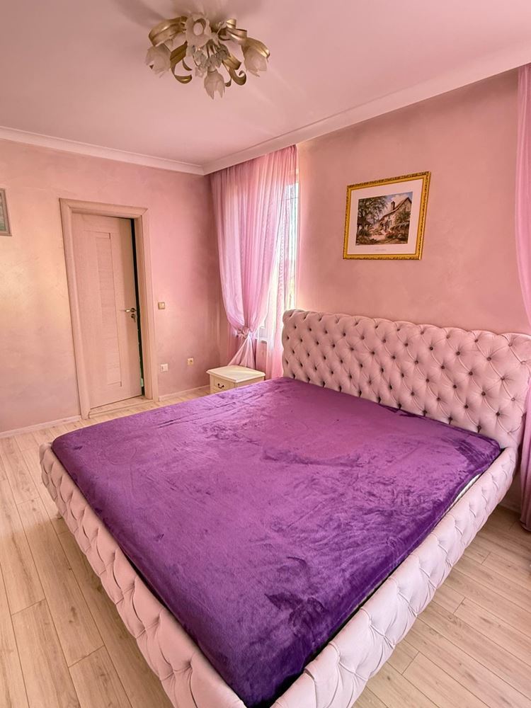 Luxury duplex apartment with spacious veranda and pool view in Sveti Vlas