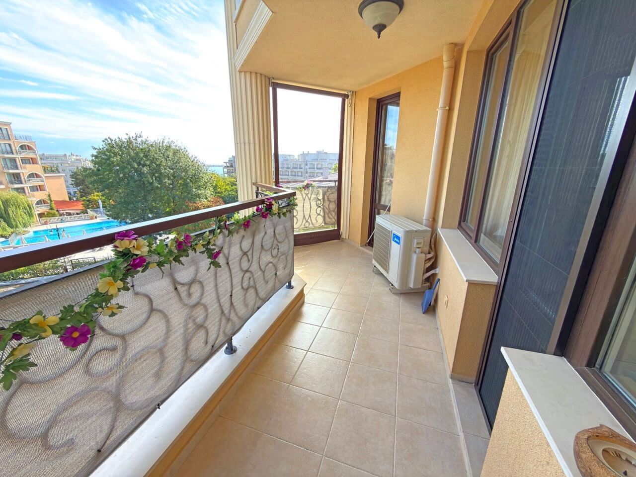 Three-Room Apartment with Sea Views, 200 Metres from the Beach in Pomorie