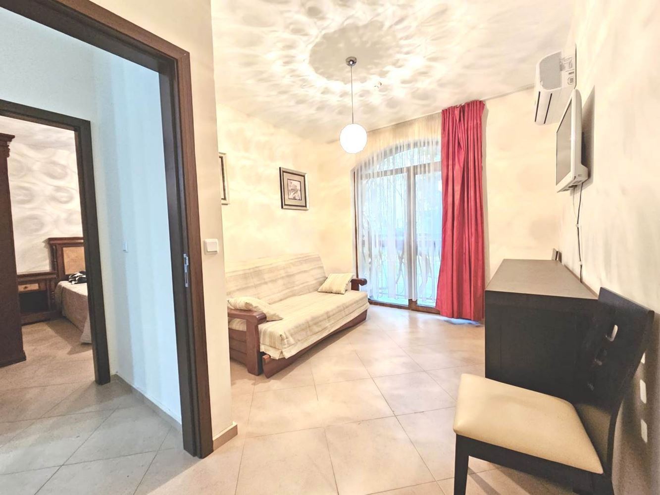 Three-room ground-floor apartment with direct access to the pool in a luxury complex in Sunny Beach