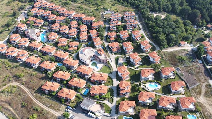 Two-Bedroom Apartment with Mountain Panorama in a Year-Round Complex near Sunny Beach