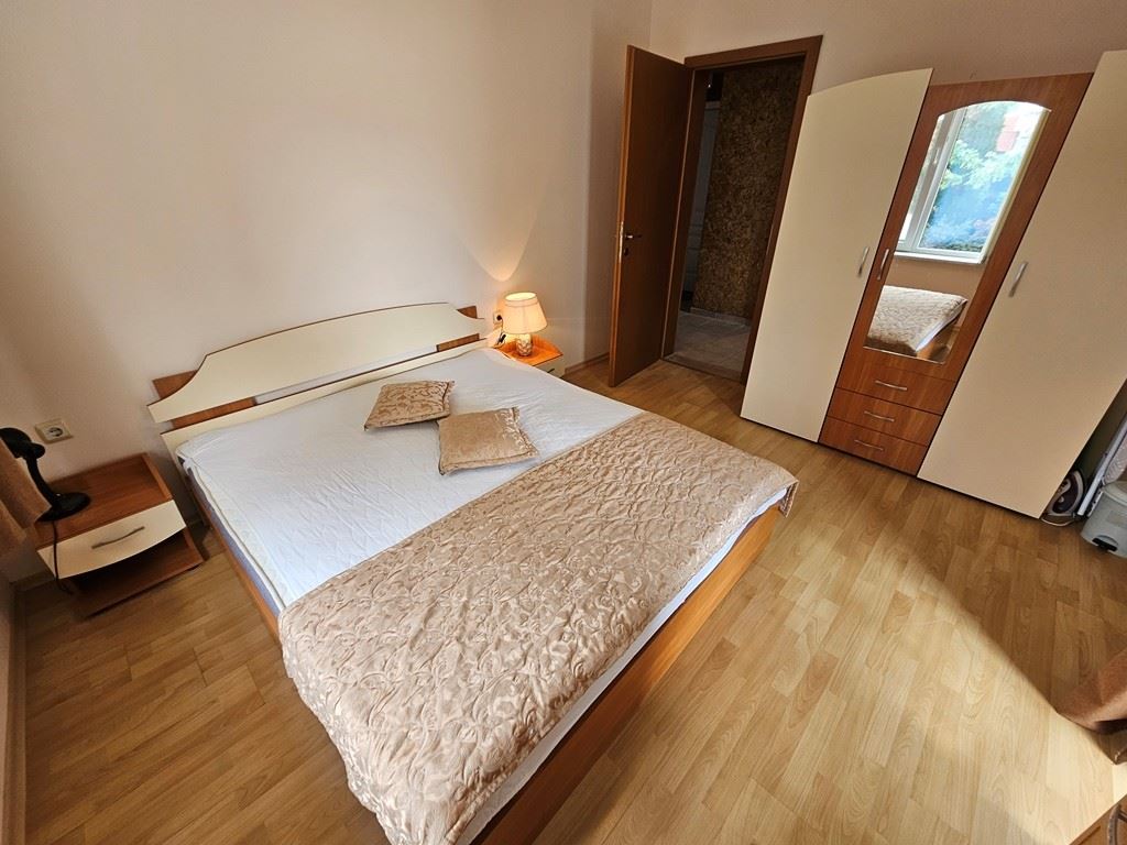 One-Bedroom Apartment on the First Line to the Sea in a Secure Complex in Elenite