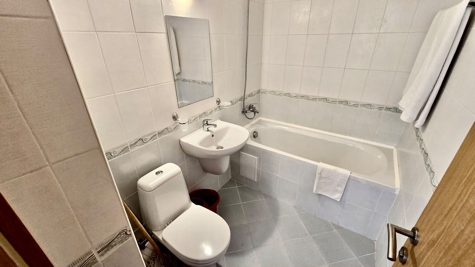 Attractive one-bedroom apartment with pool view in Aheloy