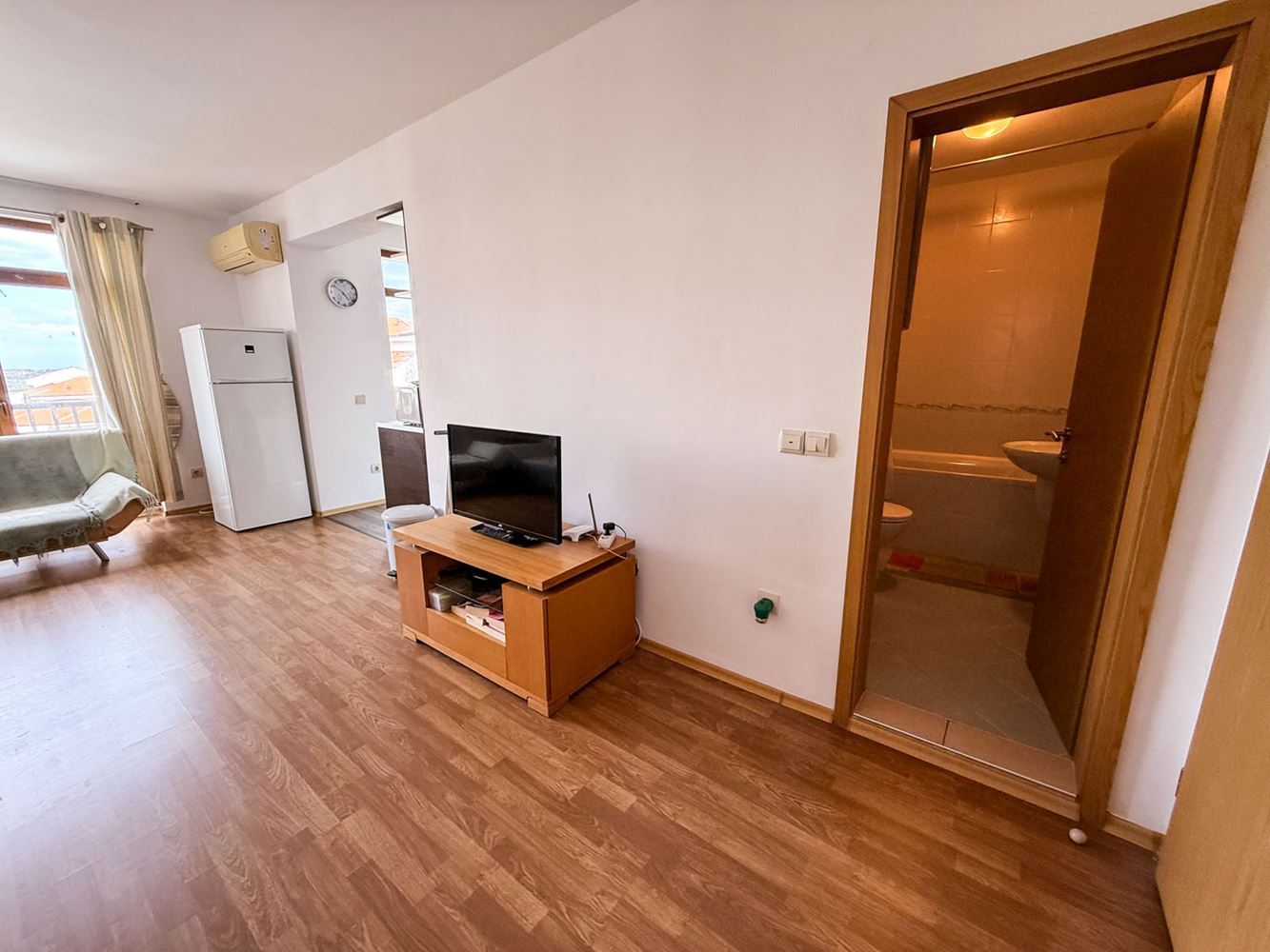 Spacious Two-Bedroom Apartment with Partial Sea Views in Aheloy