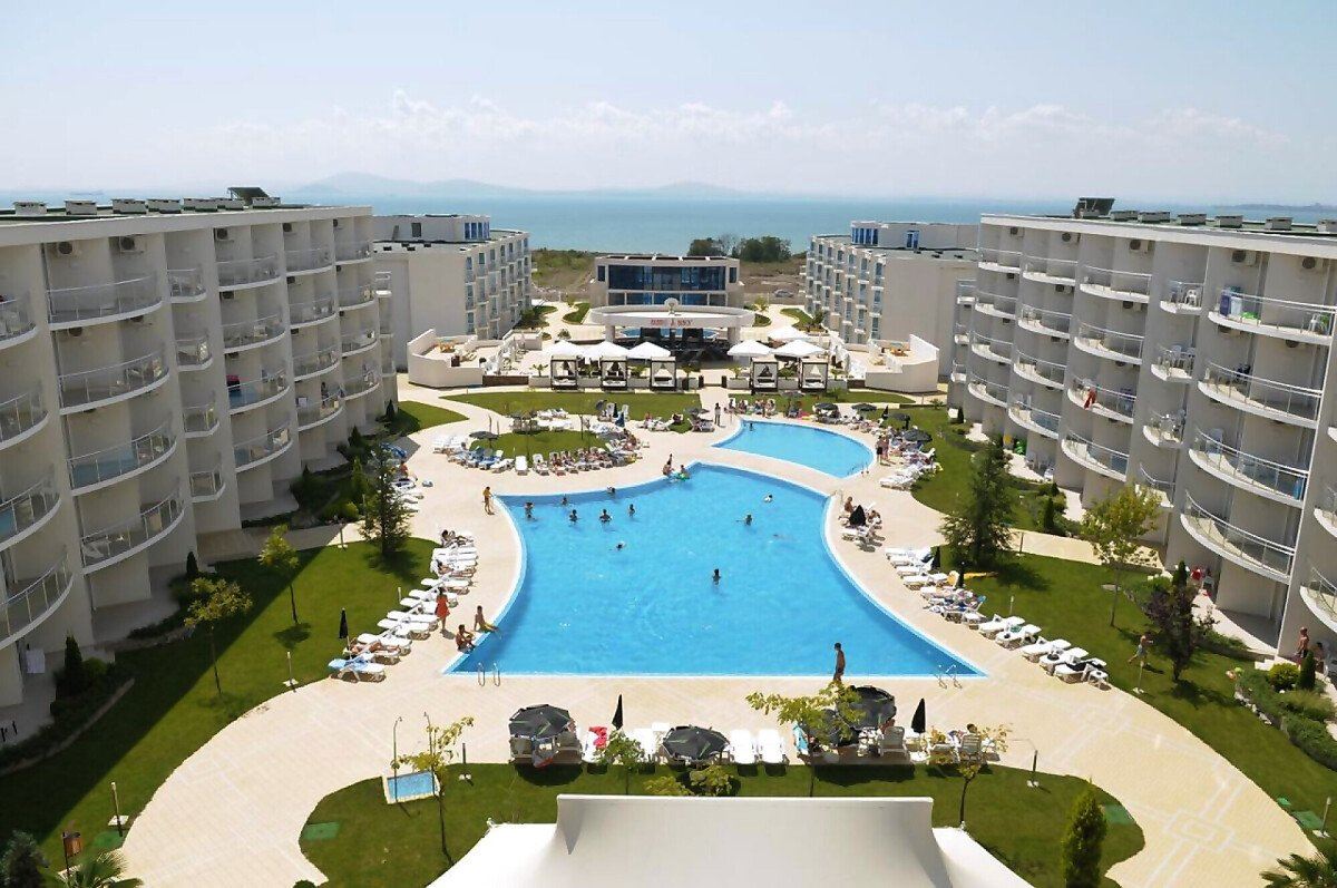 Elegant one-bedroom apartment in a modern complex 200 m from the beach in Sarafovo – luxury, comfort and a prestigious location
