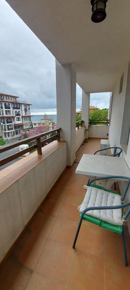 Spacious apartment with sea panorama in Sveti Vlas – comfort, greenery, and a prestigious location