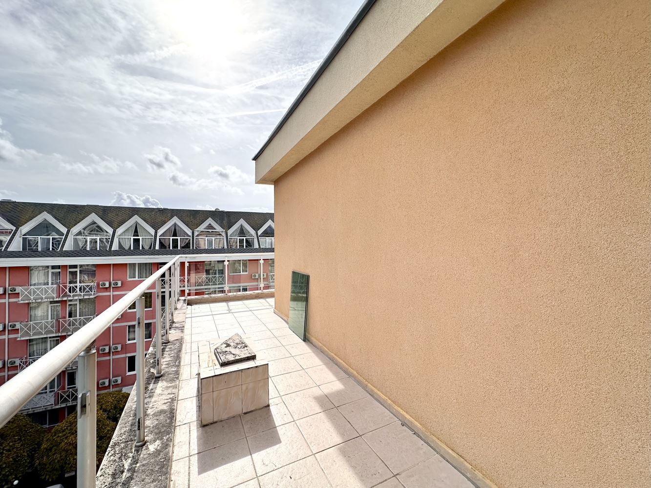 Spacious Studio with Impressive Panoramic Terrace in Sunny Beach