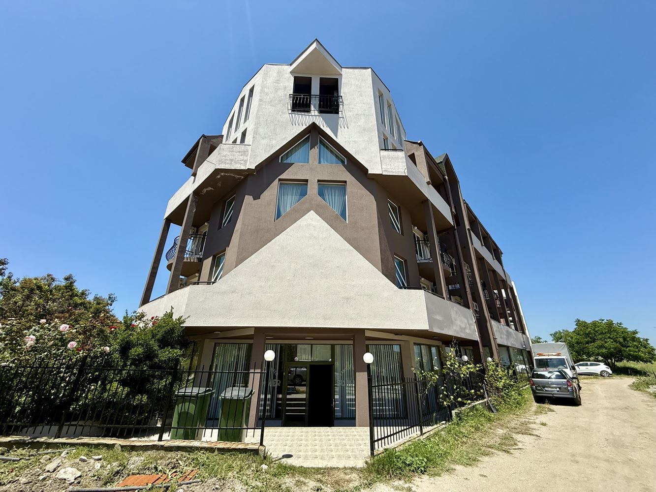 Spacious one-bedroom apartment in a quiet and attractive location in Ravda