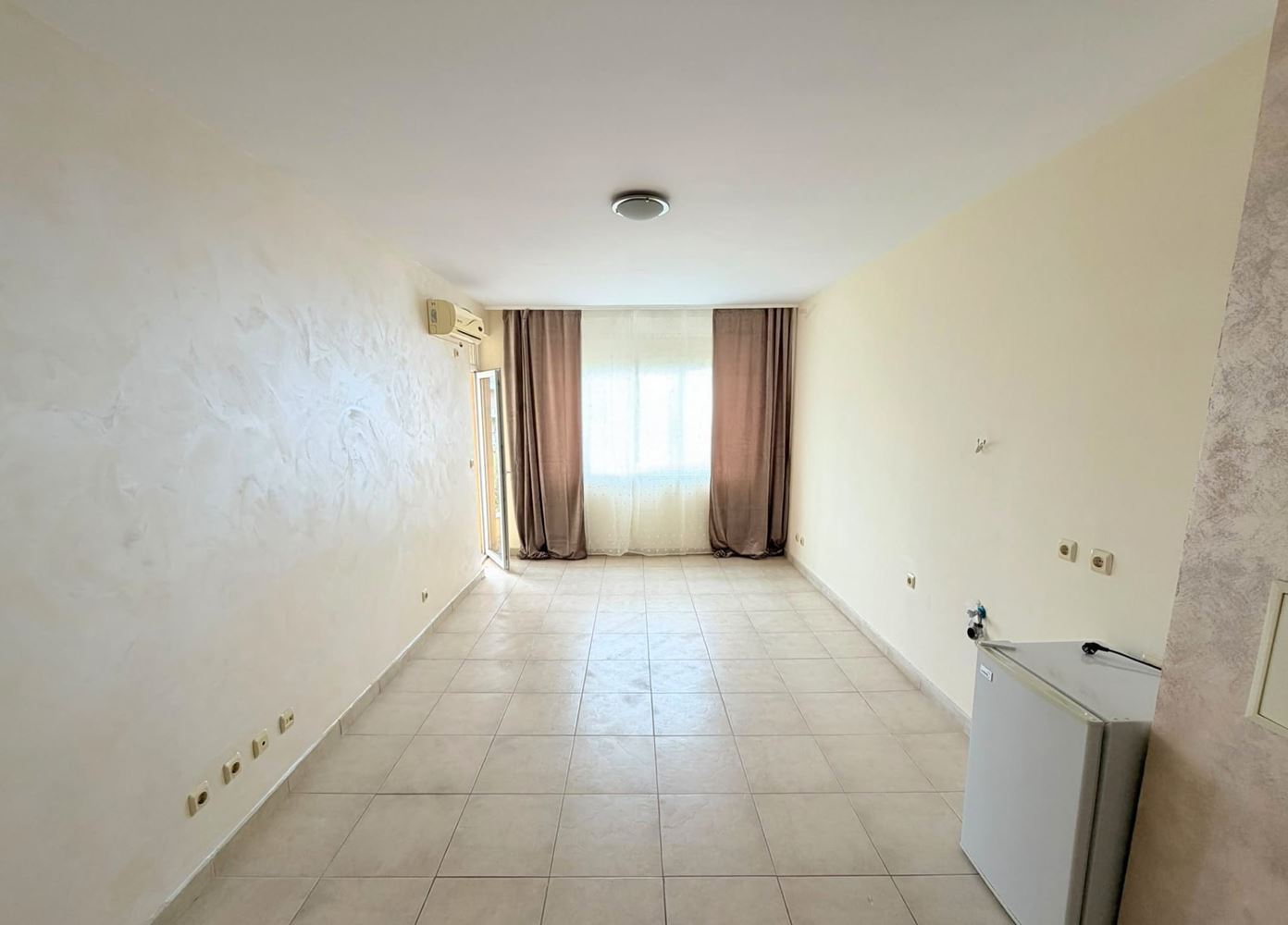 Three-room apartment in Sunny Beach with no maintenance fee – excellent location, attractive investment