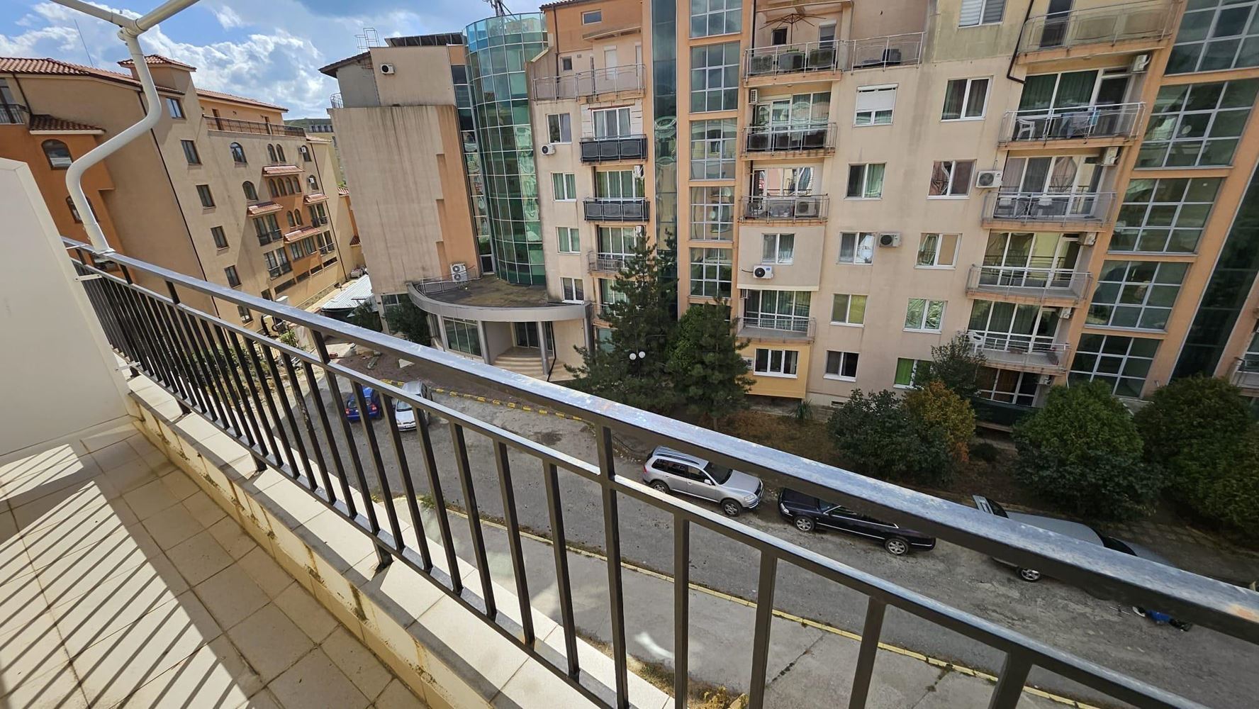 Studio with a low maintenance fee in a complex in Sunny Beach