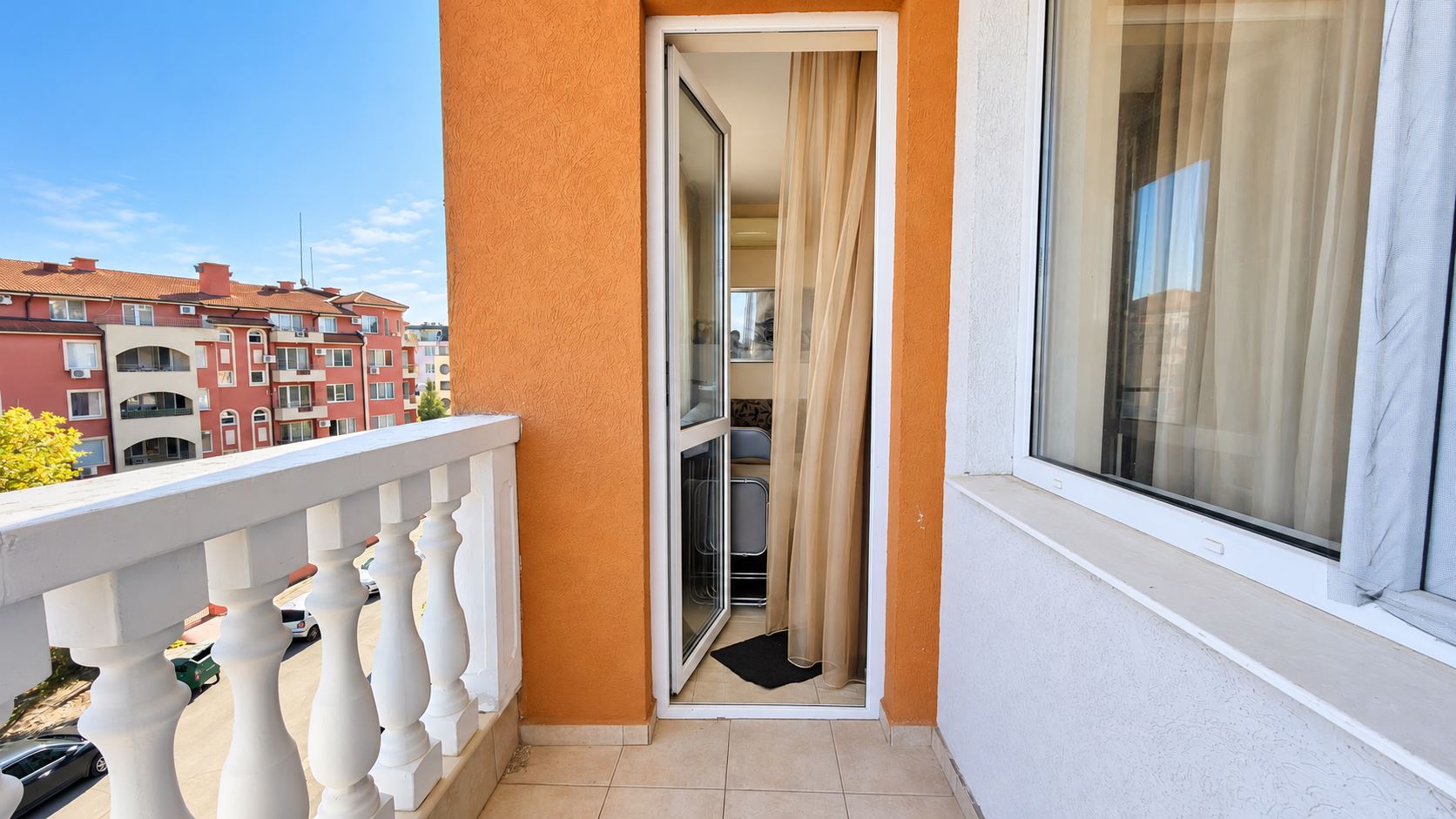 Cosy Small One-Bedroom Apartment in a Complex with a Swimming Pool and 24-Hour Security